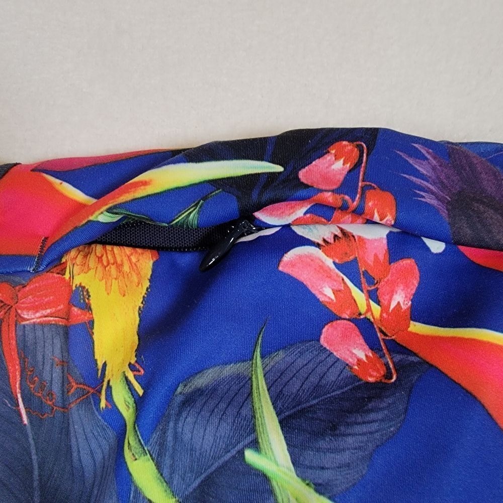 Athleta Precision High Rise 7/8 Leggings Sz Medium Tropical Multicolor Workout - Picture 6 of 10